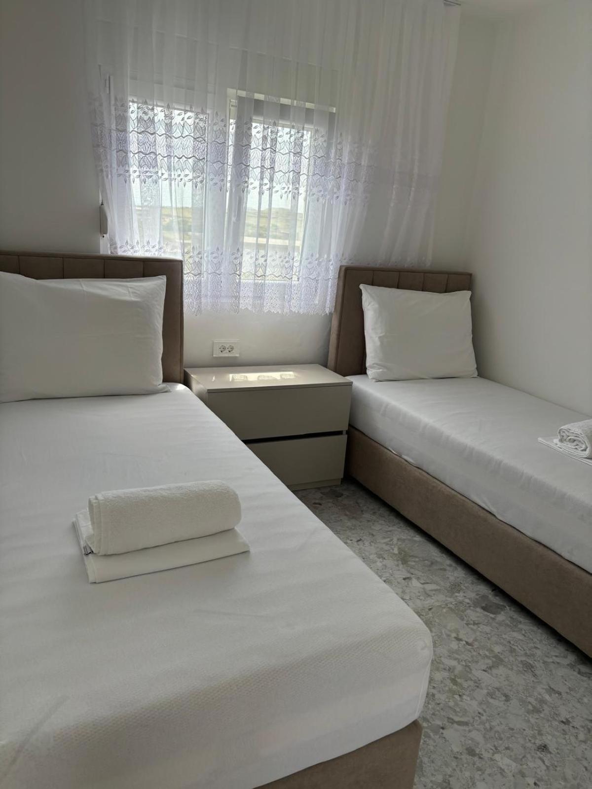 Apartments B&B Povljana Luaran gambar