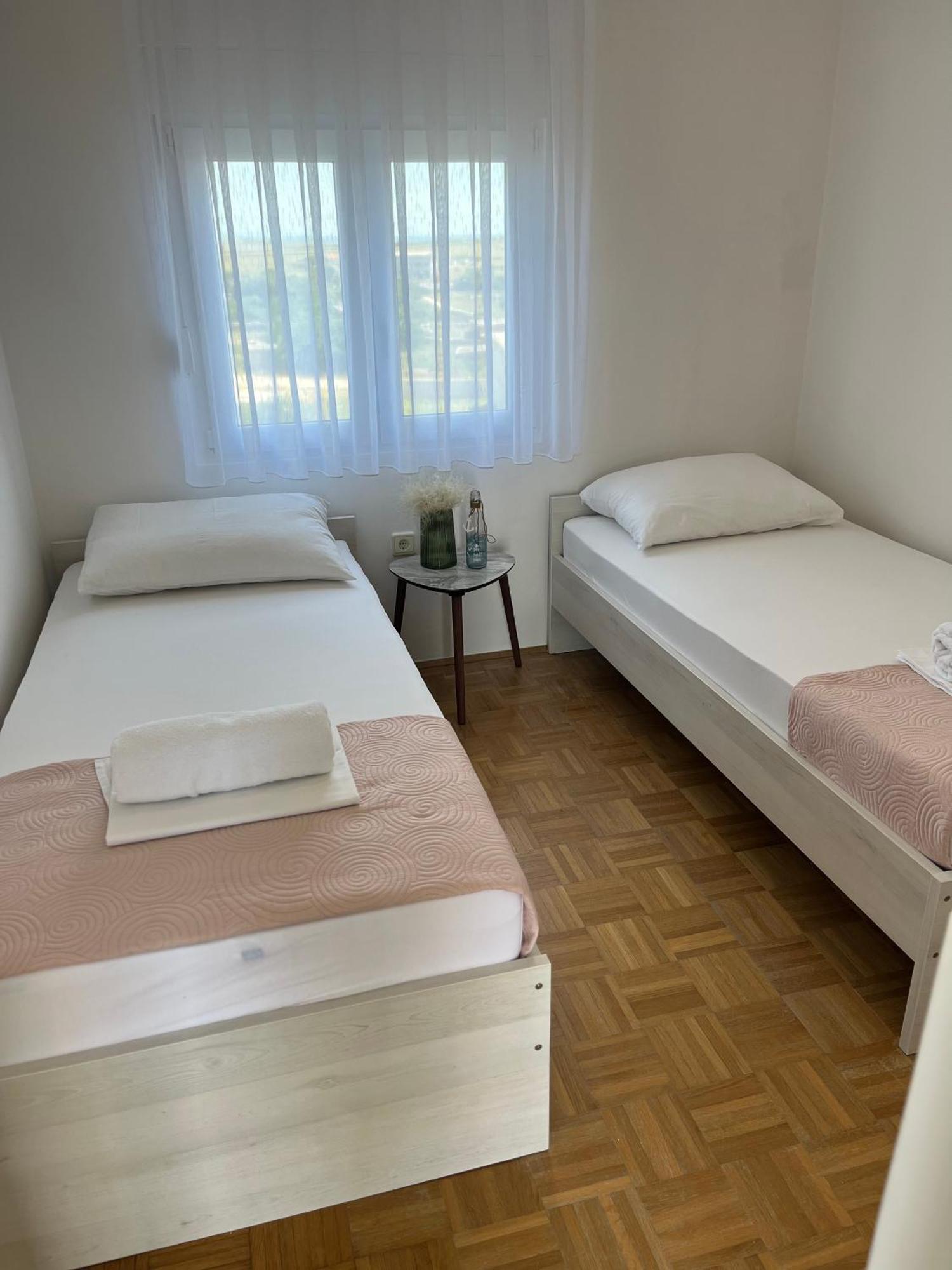 Apartments B&B Povljana Luaran gambar