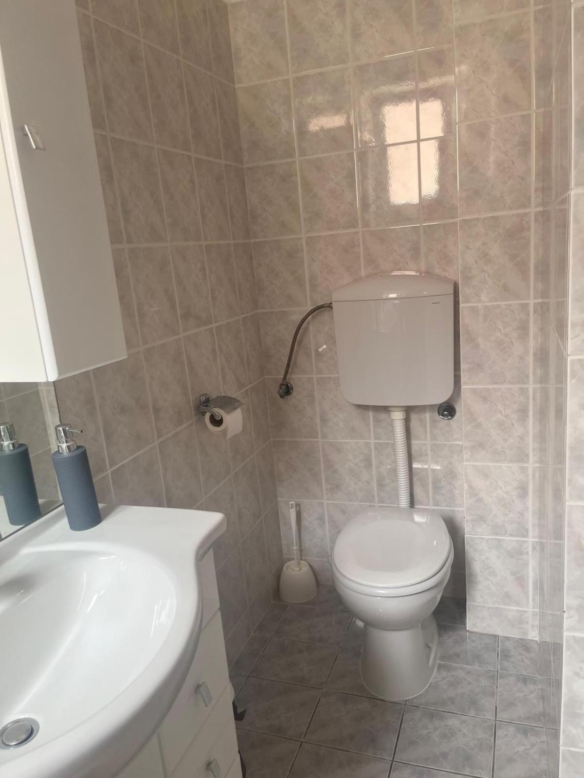 Apartments B&B Povljana Luaran gambar
