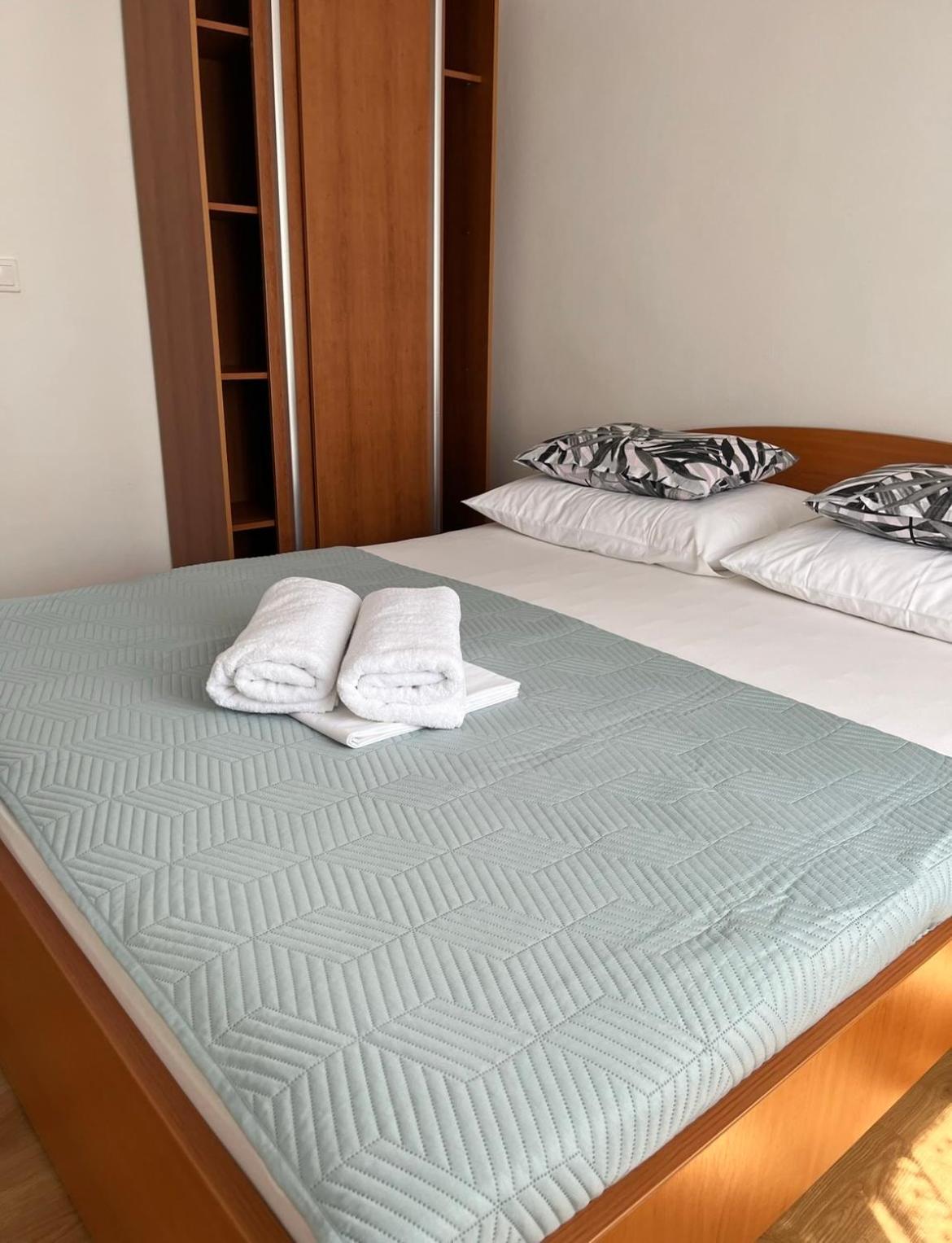 Apartments B&B Povljana Luaran gambar