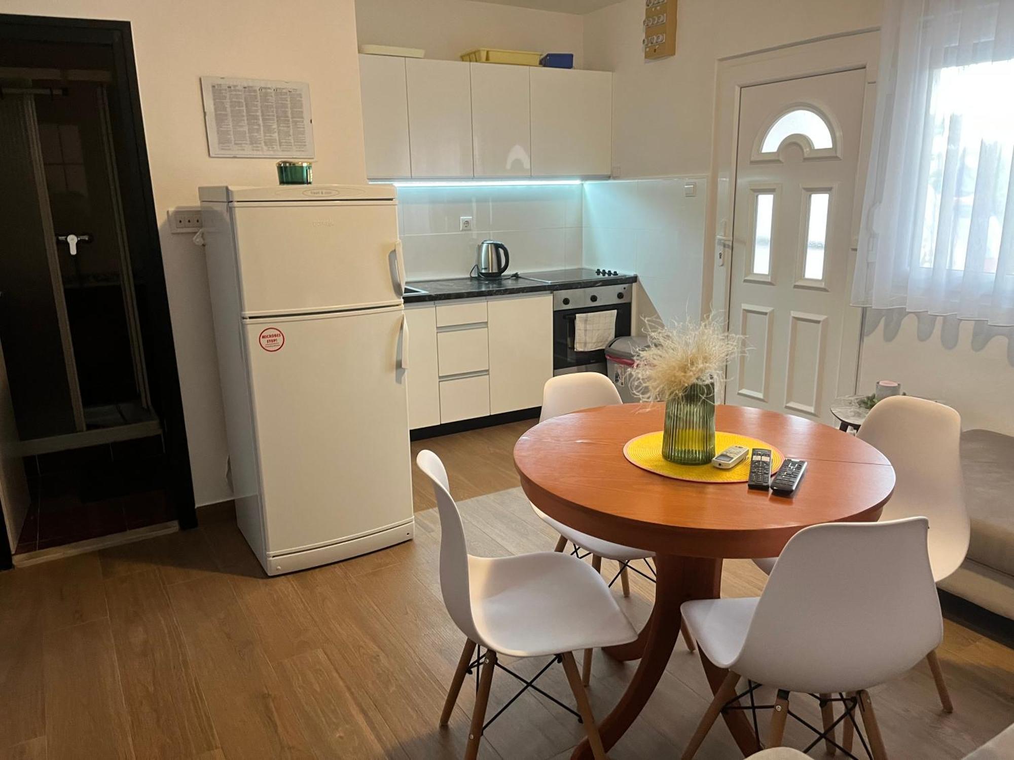 Apartments B&B Povljana Luaran gambar