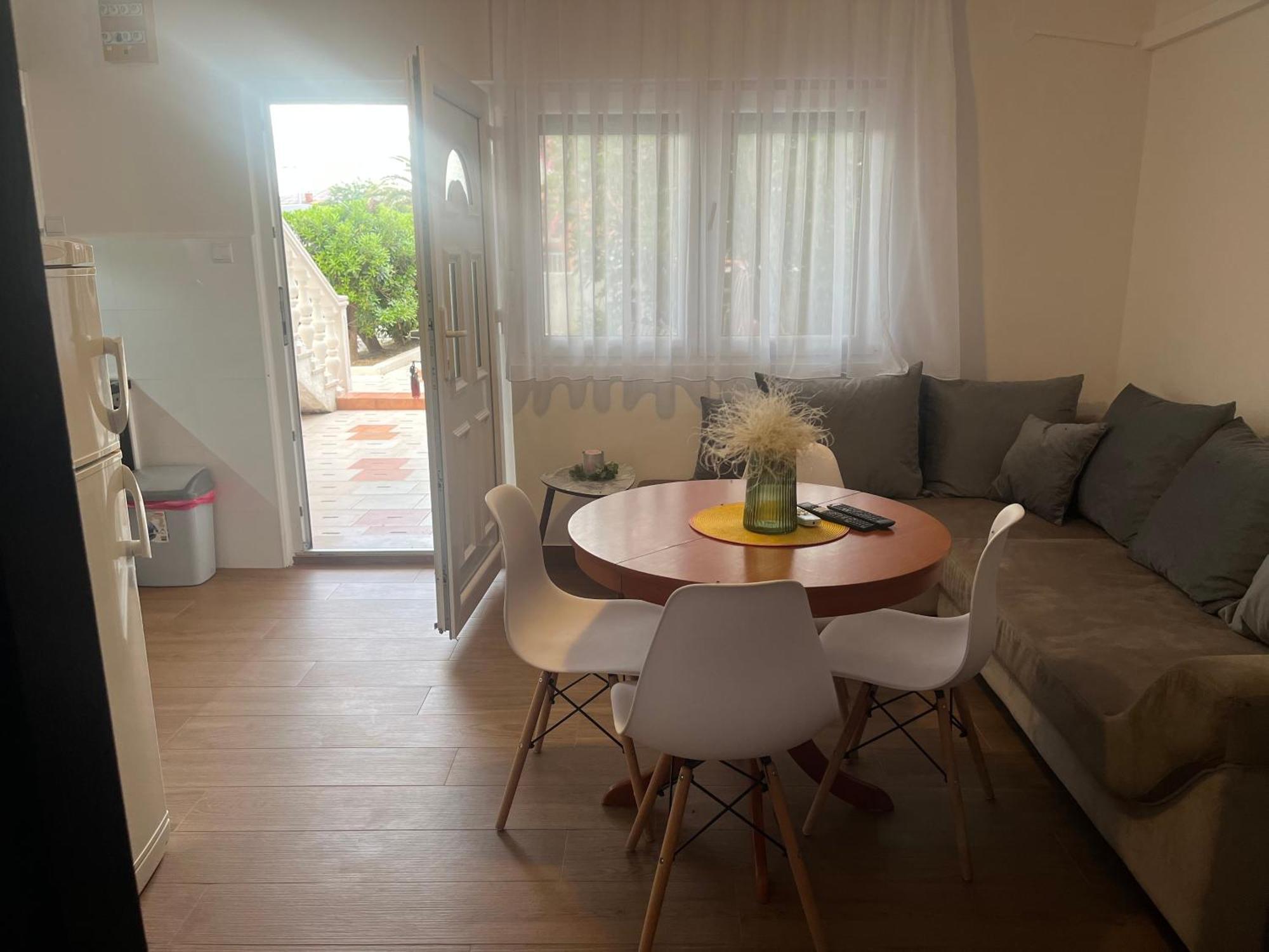 Apartments B&B Povljana Luaran gambar