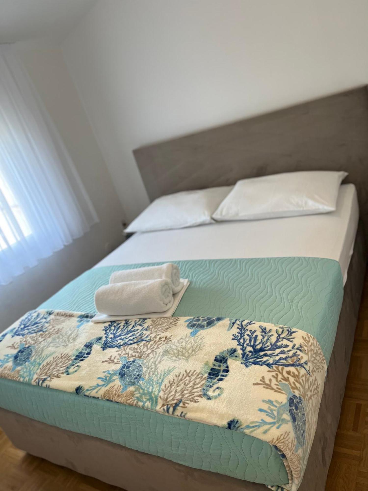 Apartments B&B Povljana Luaran gambar