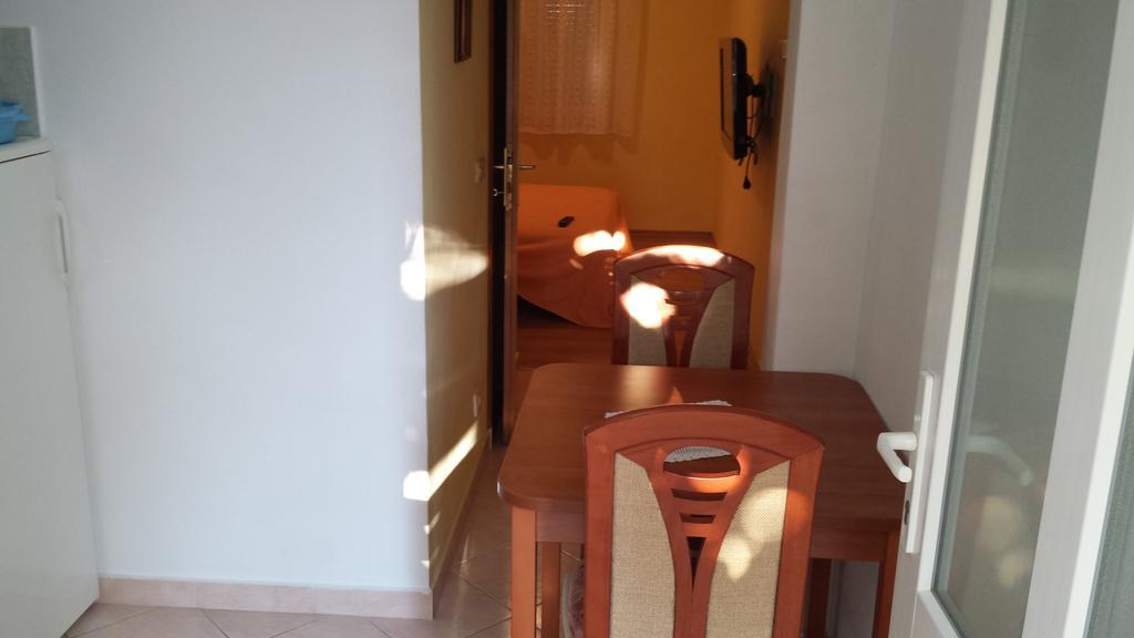 Apartments B&B Povljana Luaran gambar