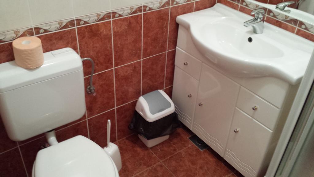 Apartments B&B Povljana Luaran gambar